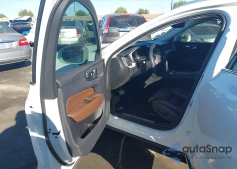 2018 Volvo Xc60 T6 Inscription from USA, damaged, VIN LYVA22RL7JB073734